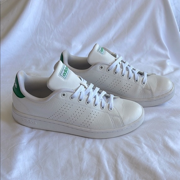 Adidas White and Green Women's Sneakers - Size 8.5 - Picture 2 of 12